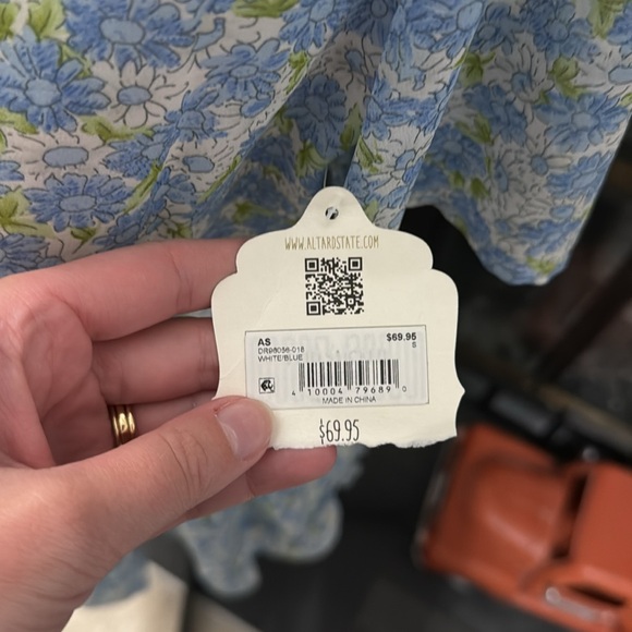 Adorable floral altard state dress - Picture 2 of 4